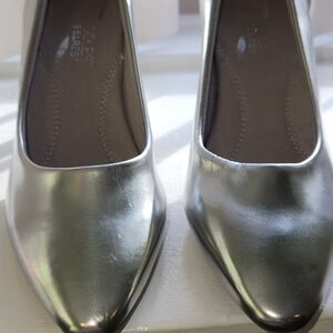 Silver Women's Shoes Aerosoles Size 5 1/2
